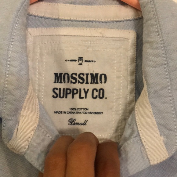 ⭐️3 for 10 ⭐️ 2 Preloved Button Down Shirts - Picture 5 of 8